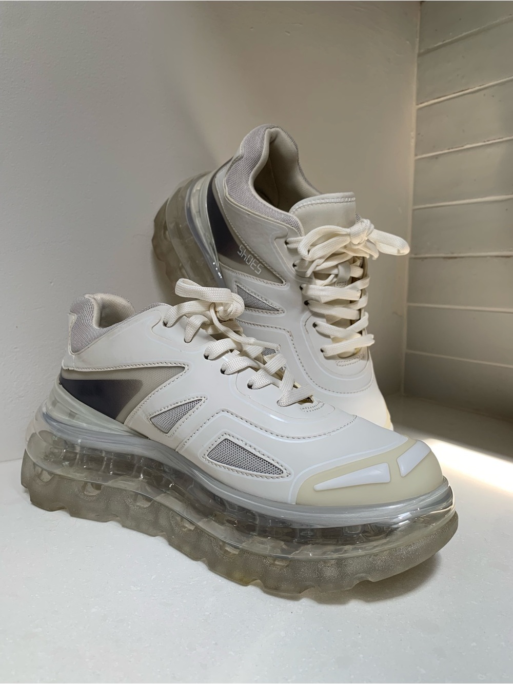 SHOES 53045 White Unisex BumpAir Sneakers - Size 7 M/9W
